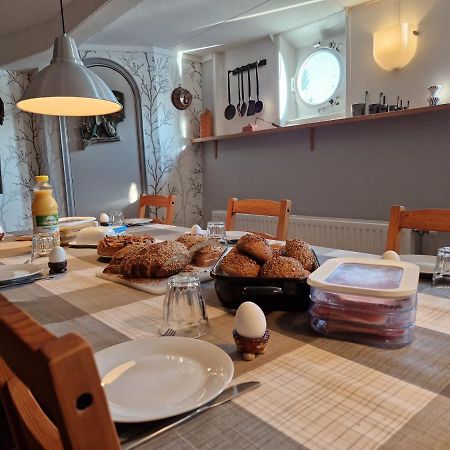 De Logeerboot Dordrecht Bed & Breakfast ภายนอก รูปภาพ