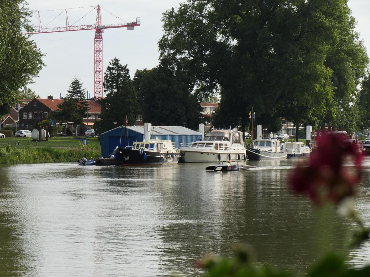 De Logeerboot Dordrecht Bed & Breakfast ภายนอก รูปภาพ