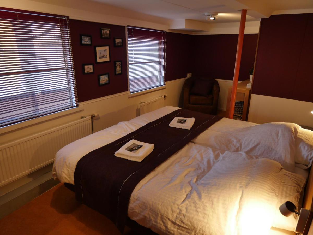De Logeerboot Dordrecht Bed & Breakfast ภายนอก รูปภาพ