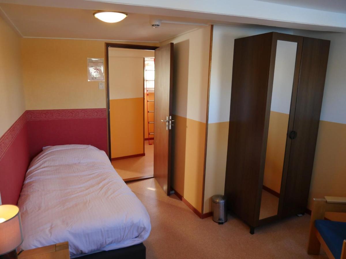 De Logeerboot Dordrecht Bed & Breakfast ภายนอก รูปภาพ