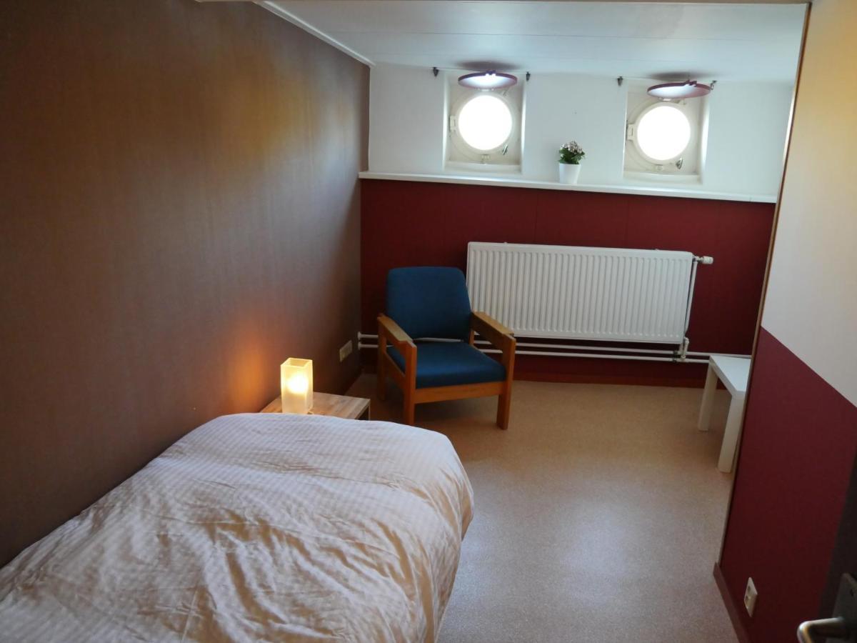 De Logeerboot Dordrecht Bed & Breakfast ภายนอก รูปภาพ