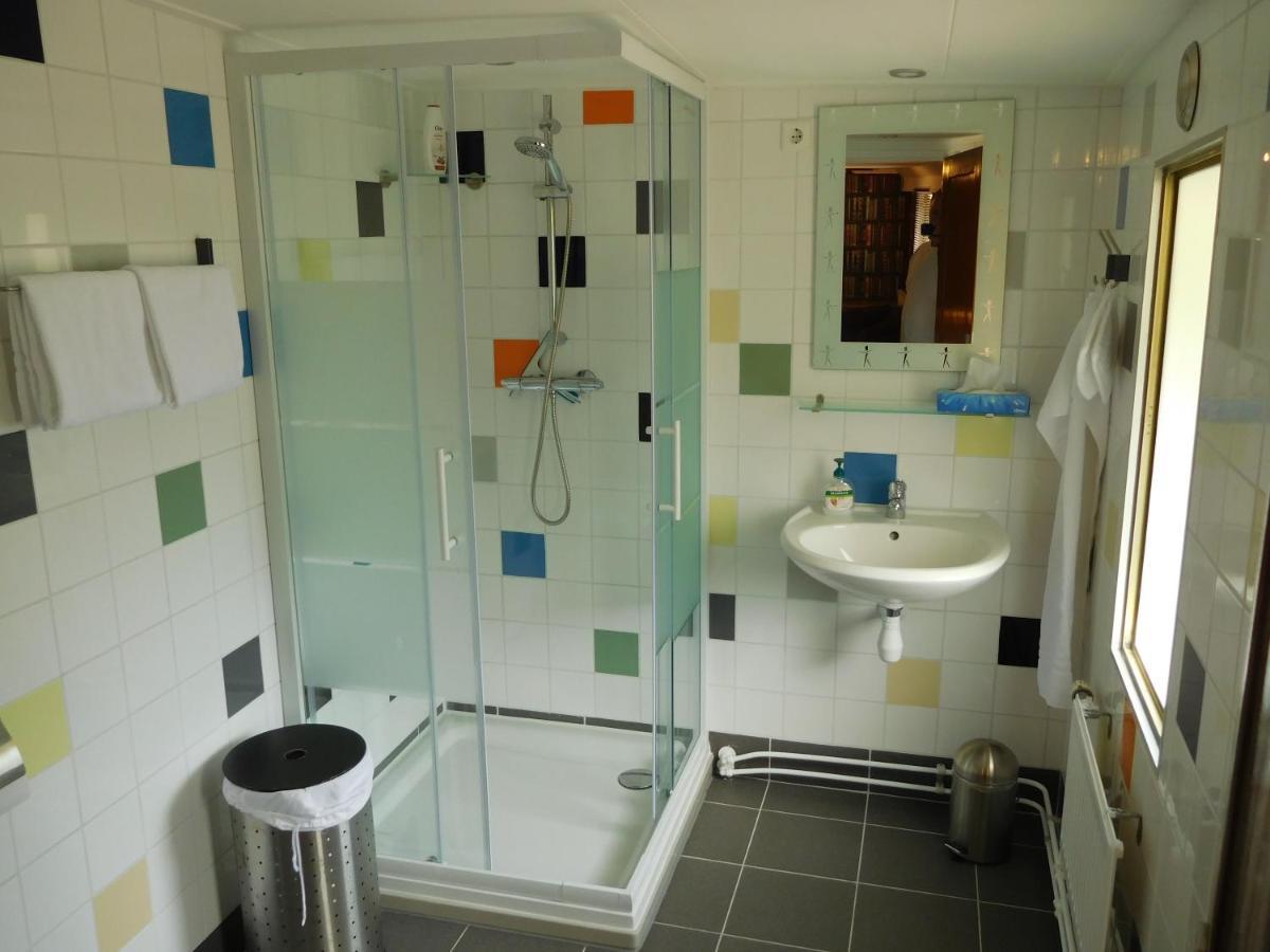 De Logeerboot Dordrecht Bed & Breakfast ภายนอก รูปภาพ