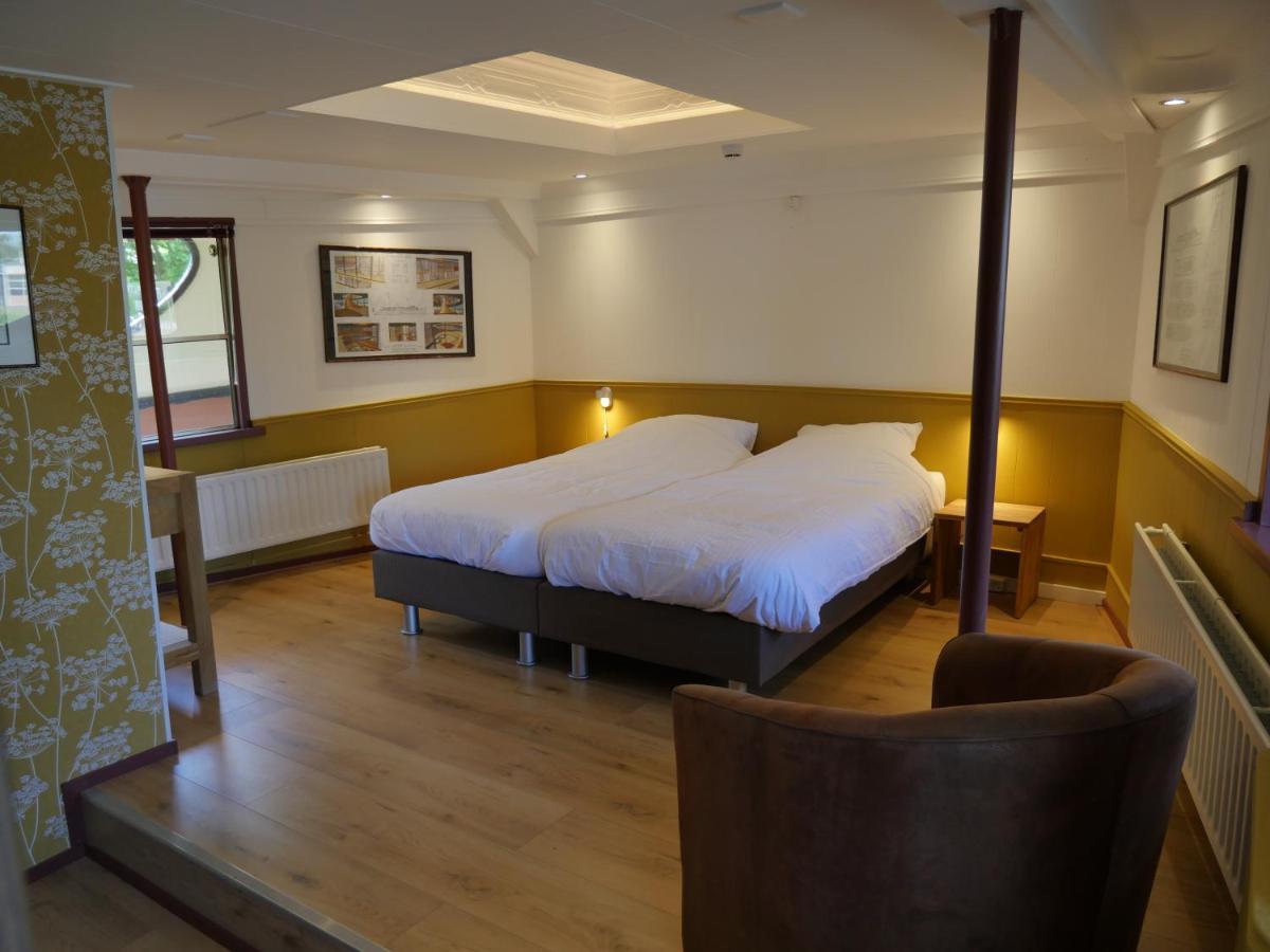 De Logeerboot Dordrecht Bed & Breakfast ภายนอก รูปภาพ
