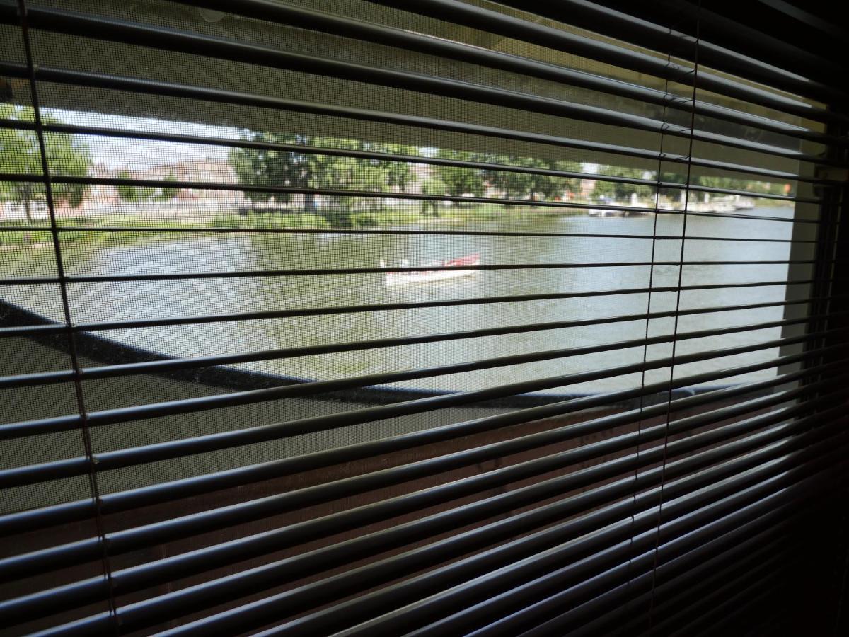 De Logeerboot Dordrecht Bed & Breakfast ภายนอก รูปภาพ