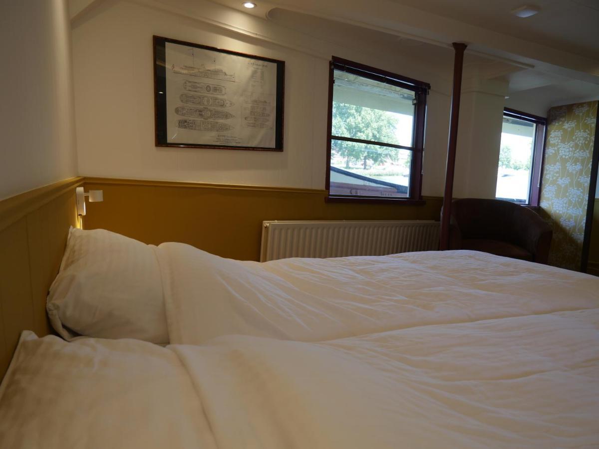 De Logeerboot Dordrecht Bed & Breakfast ภายนอก รูปภาพ