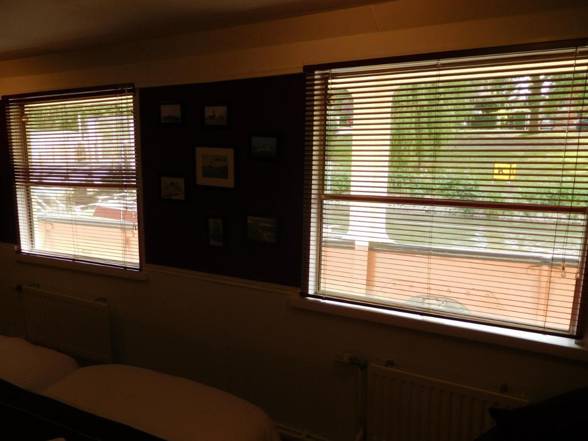 De Logeerboot Dordrecht Bed & Breakfast ภายนอก รูปภาพ