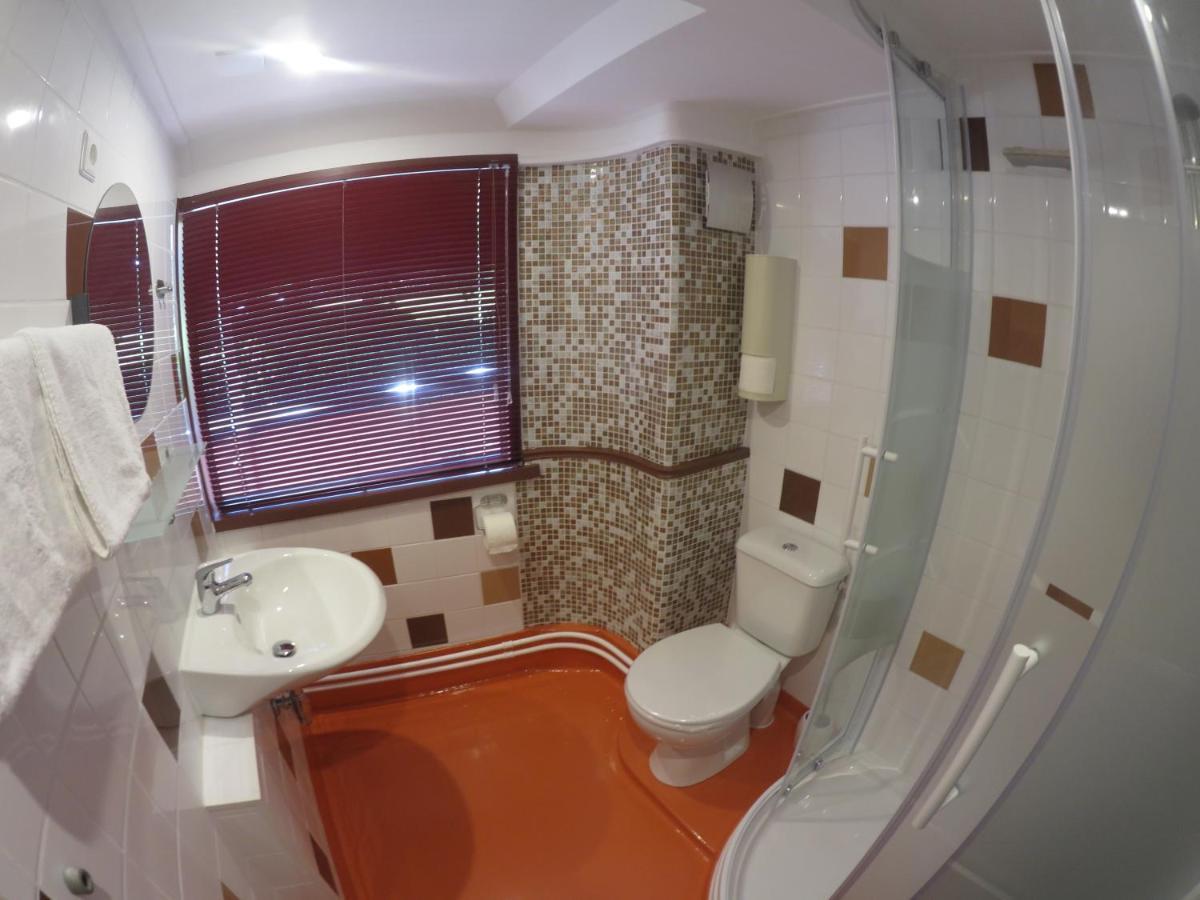 De Logeerboot Dordrecht Bed & Breakfast ภายนอก รูปภาพ