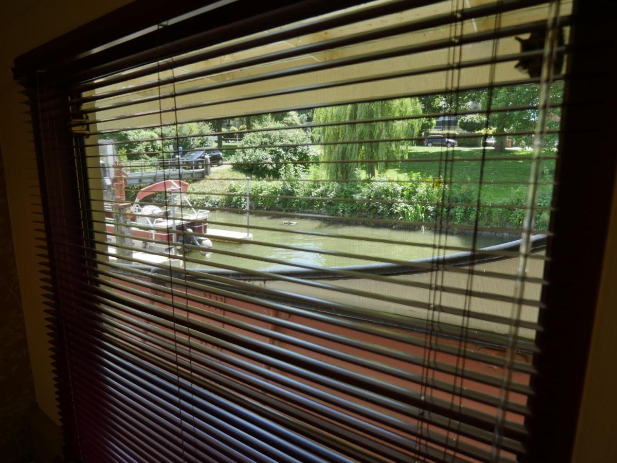De Logeerboot Dordrecht Bed & Breakfast ภายนอก รูปภาพ