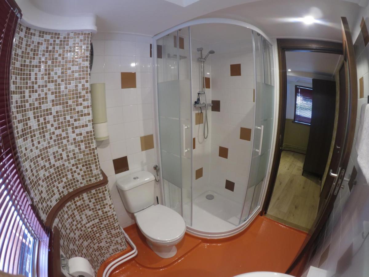 De Logeerboot Dordrecht Bed & Breakfast ภายนอก รูปภาพ