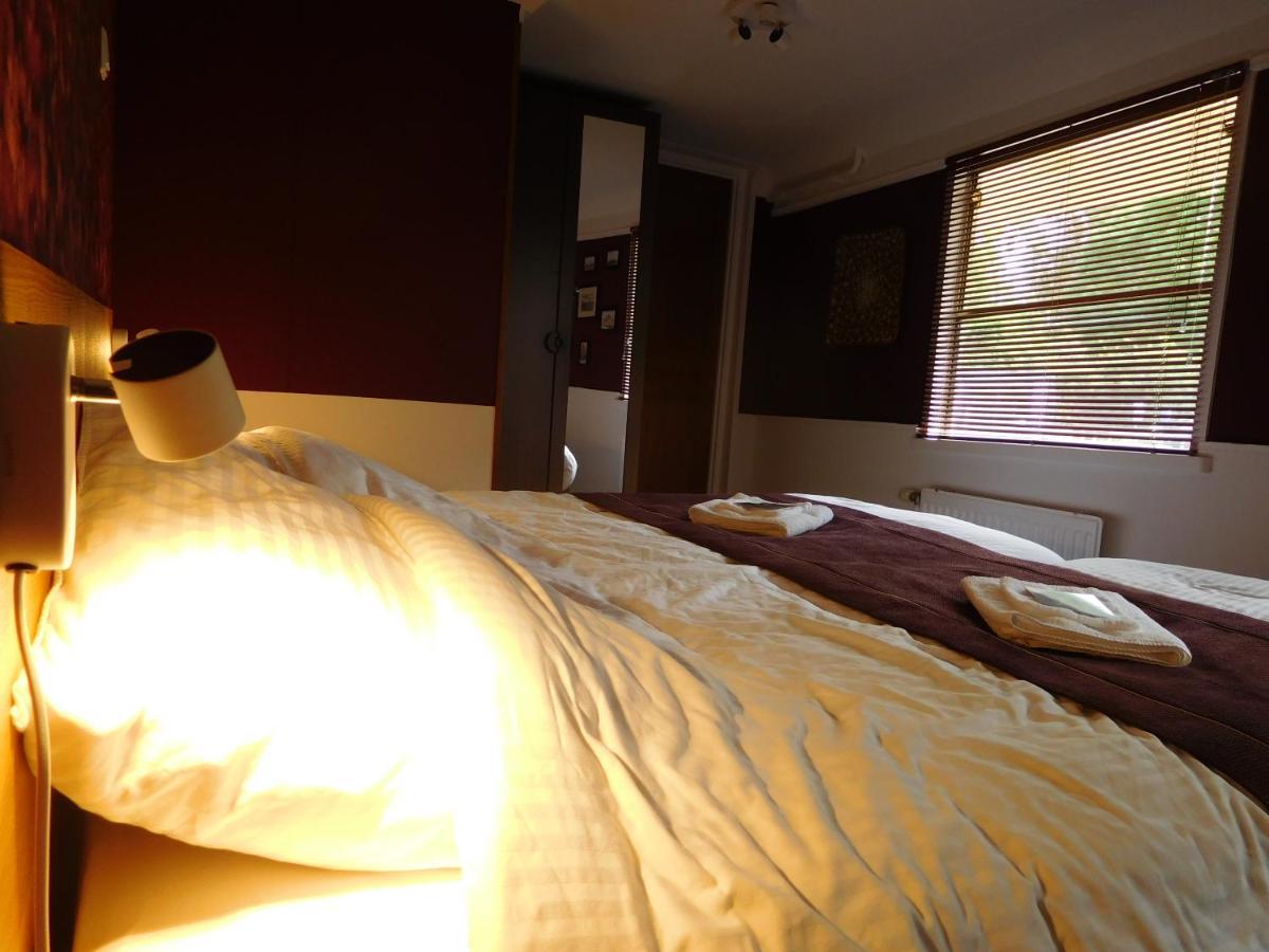 De Logeerboot Dordrecht Bed & Breakfast ภายนอก รูปภาพ