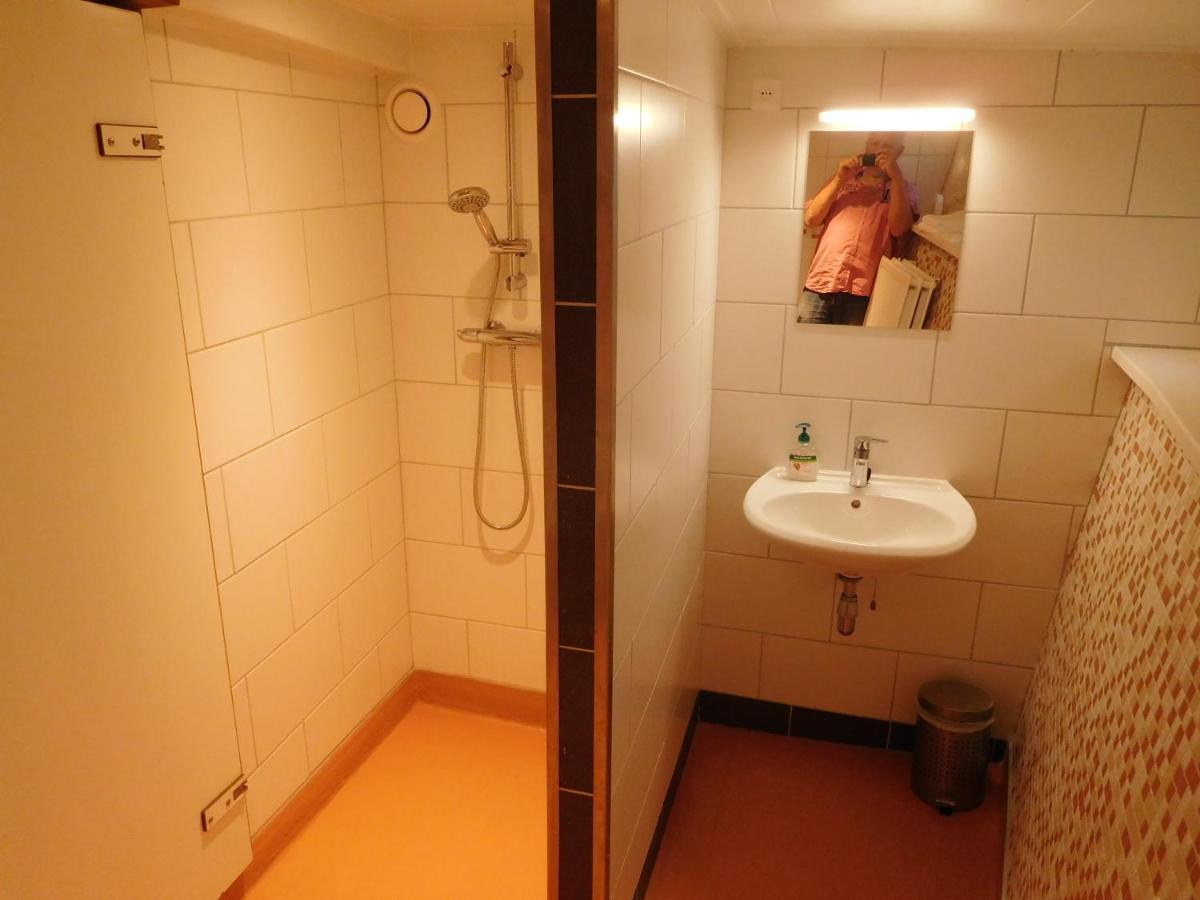 De Logeerboot Dordrecht Bed & Breakfast ภายนอก รูปภาพ