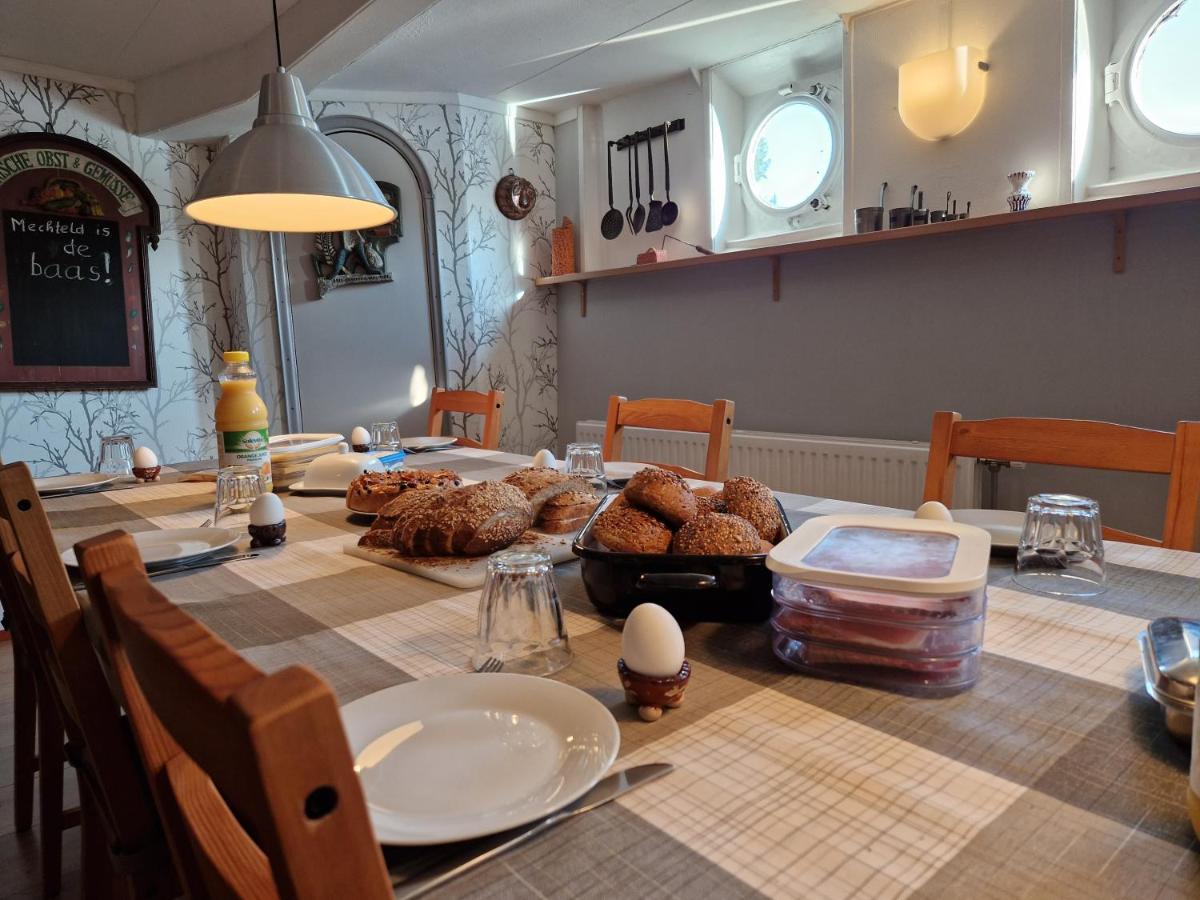 De Logeerboot Dordrecht Bed & Breakfast ภายนอก รูปภาพ